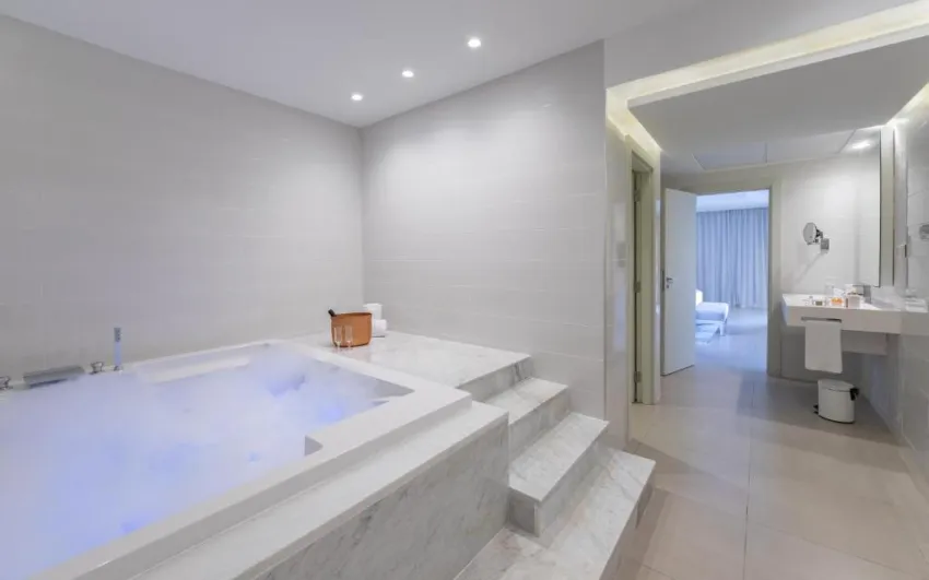 ROYAL AZUR THALASSA  5*-14