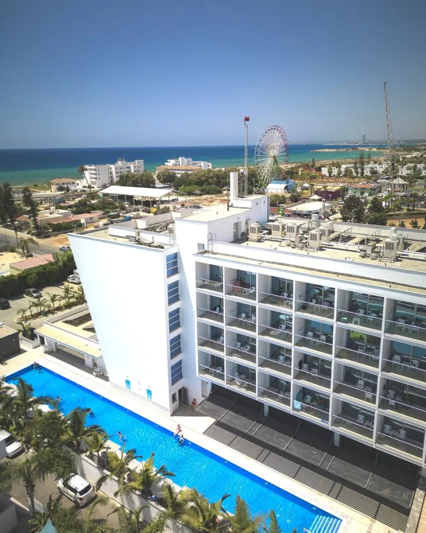Seasons Hotel by Tasia Maris 4*-3