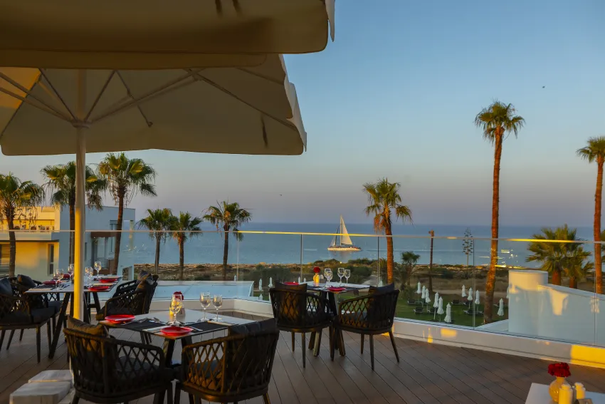 Leonardo Crystal Cove Hotel and Spa by the Sea 4*-61