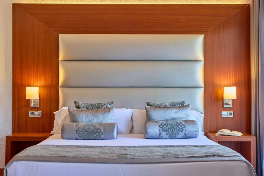 Zafiro Rey Don Jaime 4*-14