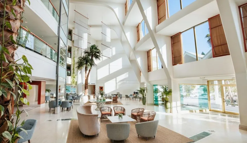 Louis Imperial Beach 4*-23