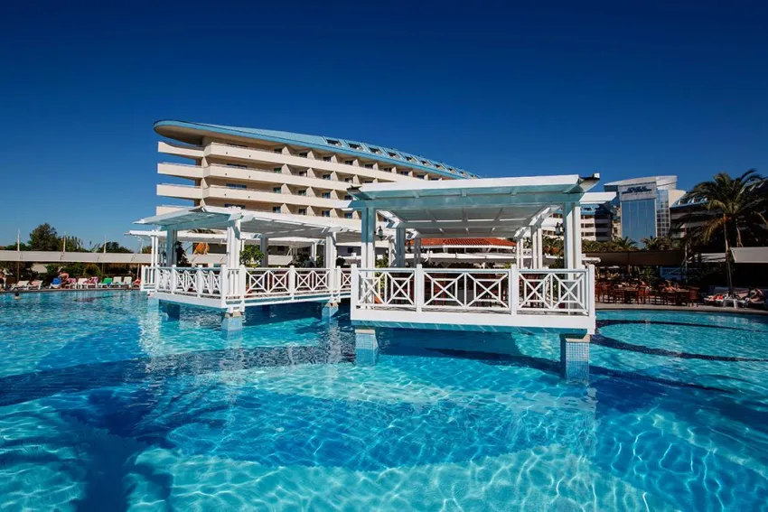 CRYSTAL ADMIRAL RESORT SUITES  5*-28