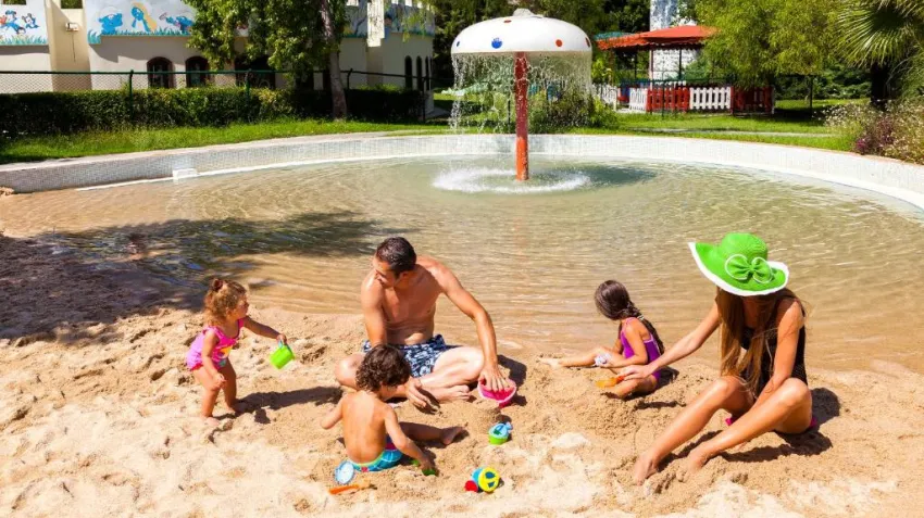 STARLIGHT RESORT SPECIAL ROOMS  5*-25