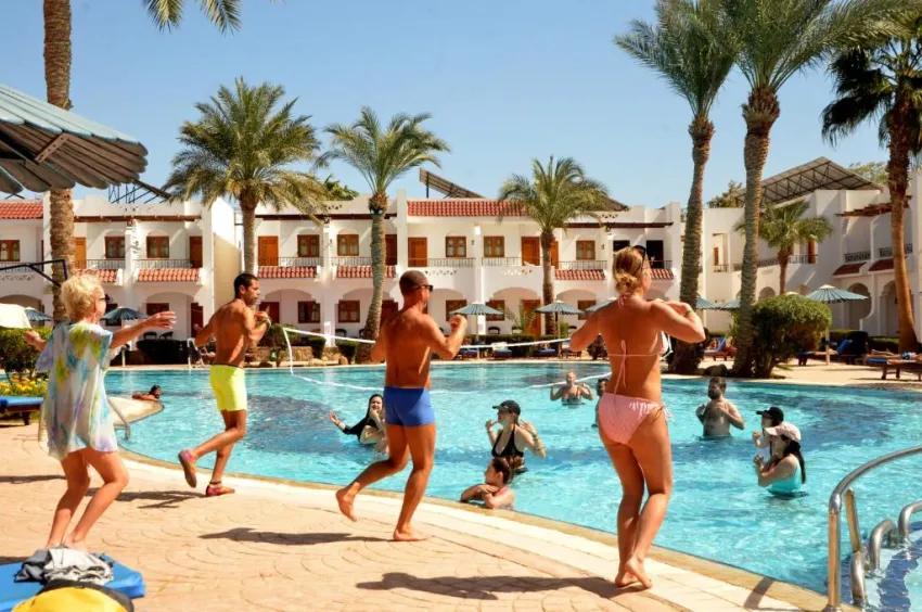 DIVE INN RESORT  4*-24