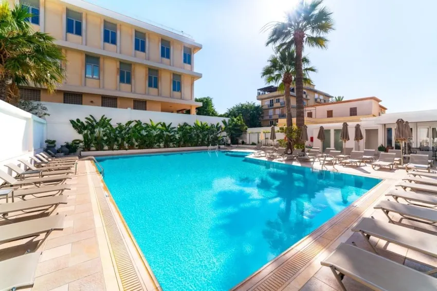 Best Western Plus Plaza 4*-19