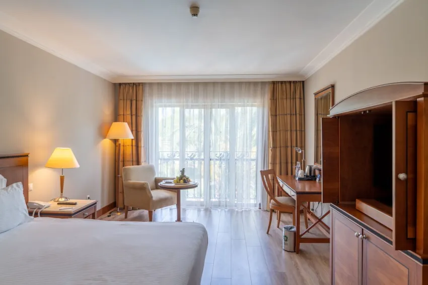 IC Hotels Airport 4*-5