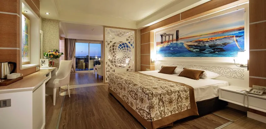 CRYSTAL SUNSET LUXURY RESORT & SPA  5*-12