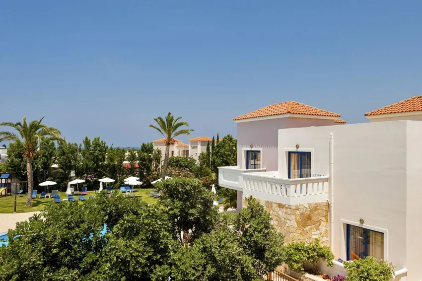 Adelais Hotel 3*-3