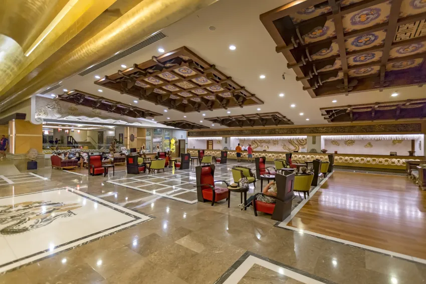 Royal Dragon Hotel 5*-7