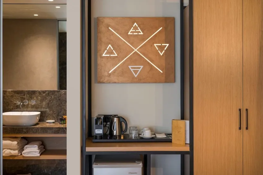 Hyperion City Hotel 4*-11