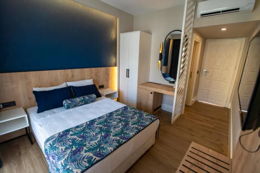 GRAND MIRAMOR HOTEL  4*-11