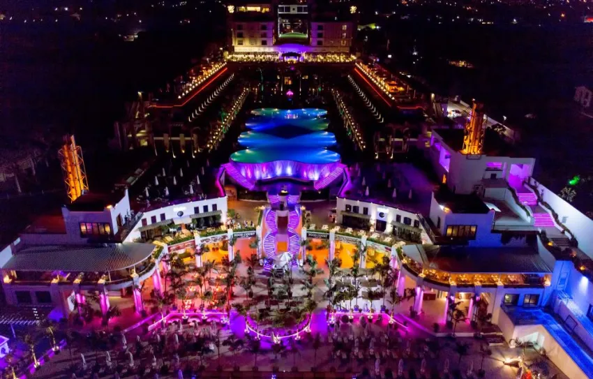 CRATOS PREMIUM HOTEL & CASINO & SPA  5*-40