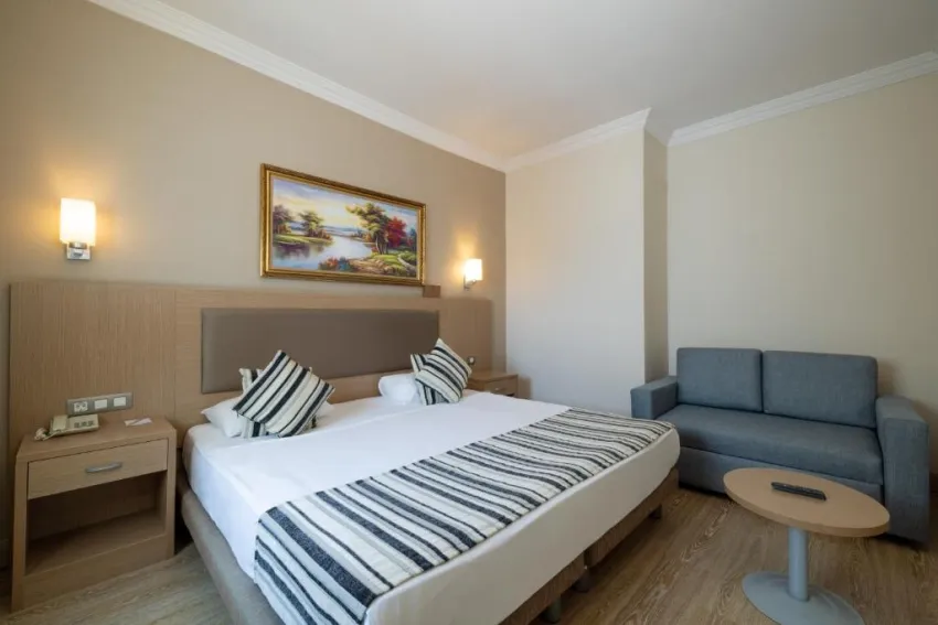 CRYSTAL TAT BEACH GOLF RESORT & SPA  5*-73