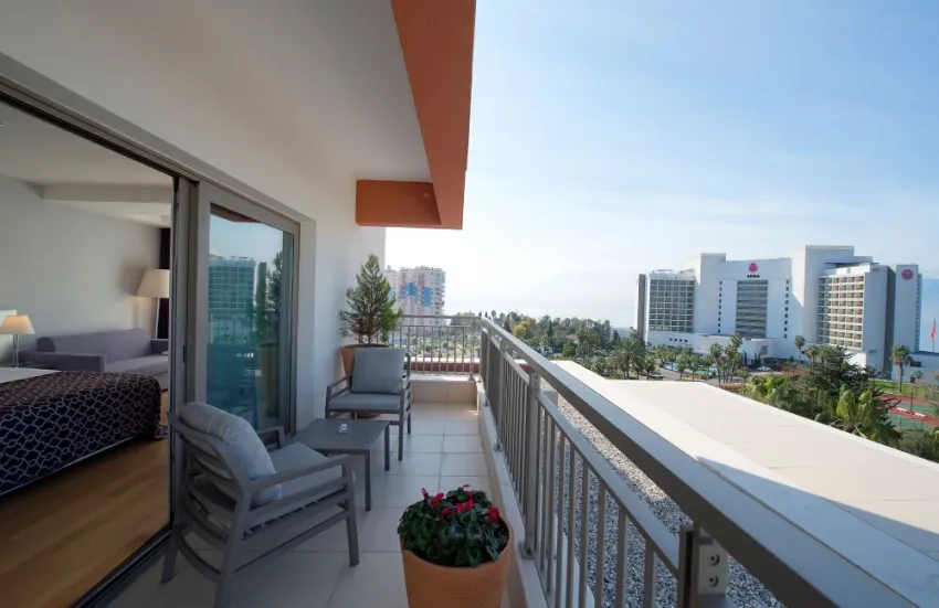 AKRA V HOTEL  4*-5