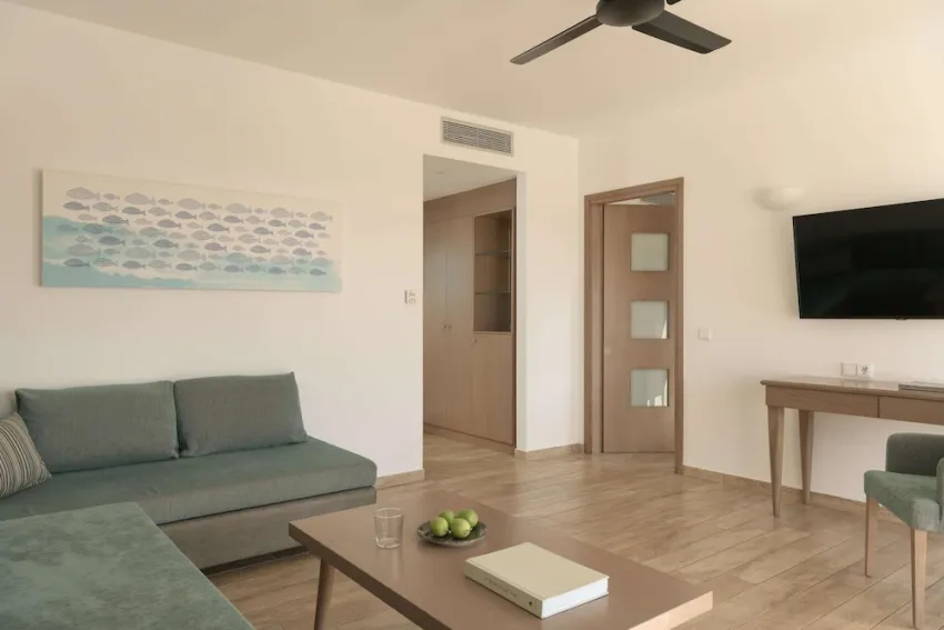 Paralos Irini Mare 4*-10