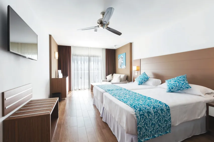 Hotel Riu Bravo 4*-8