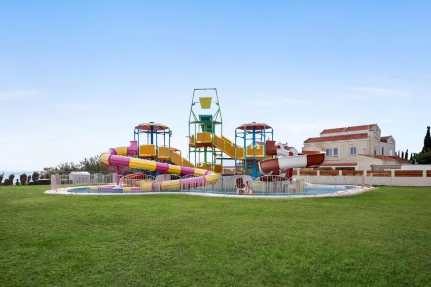 Ramada Hotel & Suites By Wyndham 4*-25