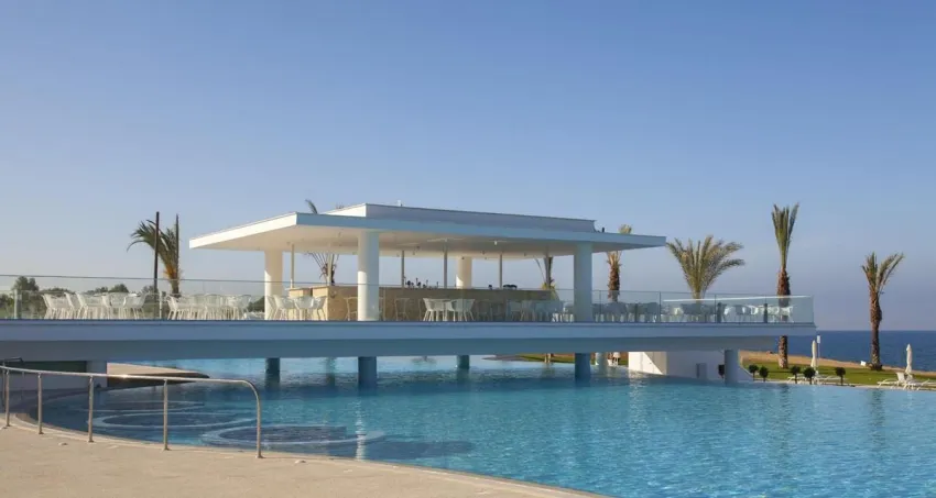 King Evelthon Beach Hotel and Resort 5*-4