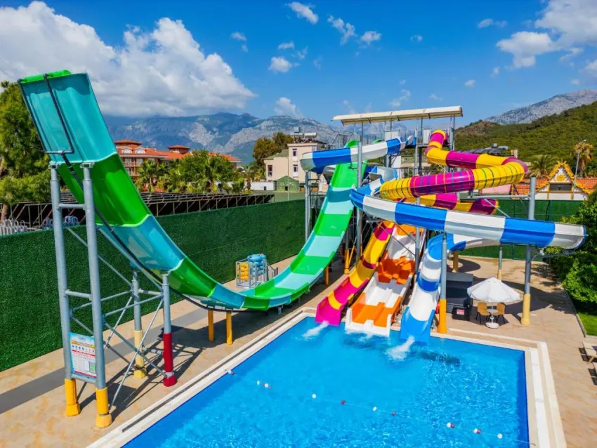 SAILORS BEACH CLUB  5*-9