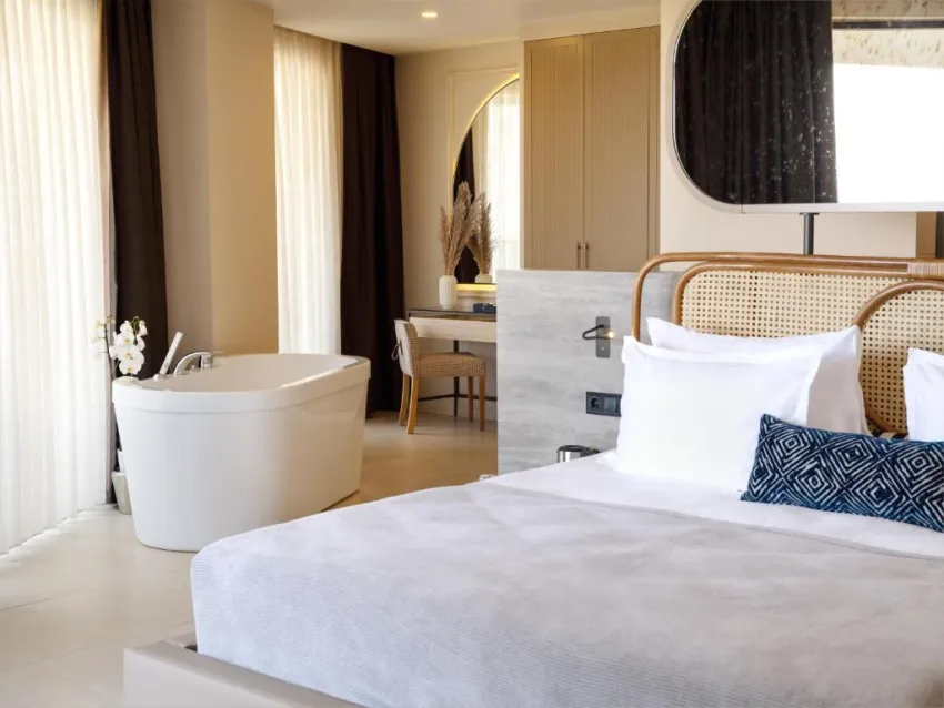 LIU RESORTS  5*-8