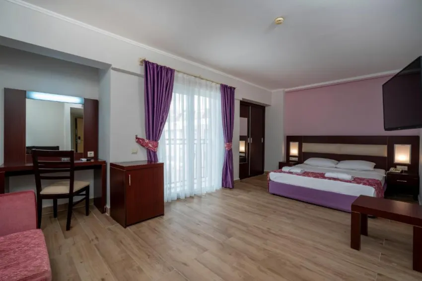 WHITE LILYUM HOTEL  4*-13