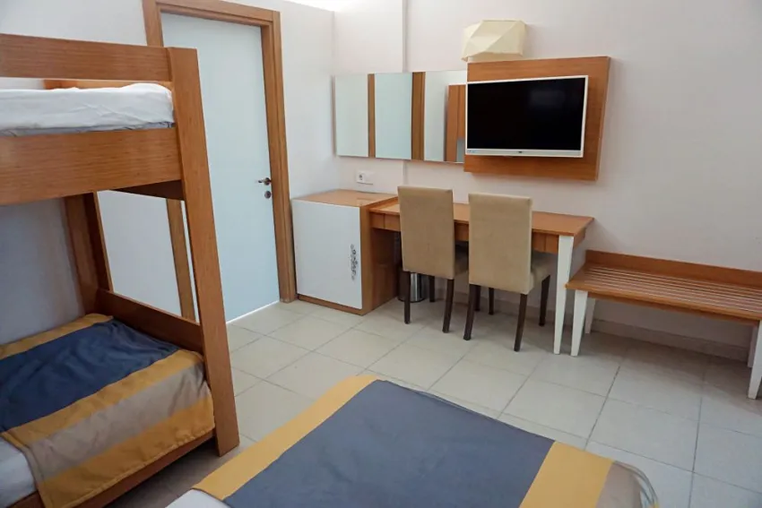 SIDE LEGEND HOTEL  3*-5