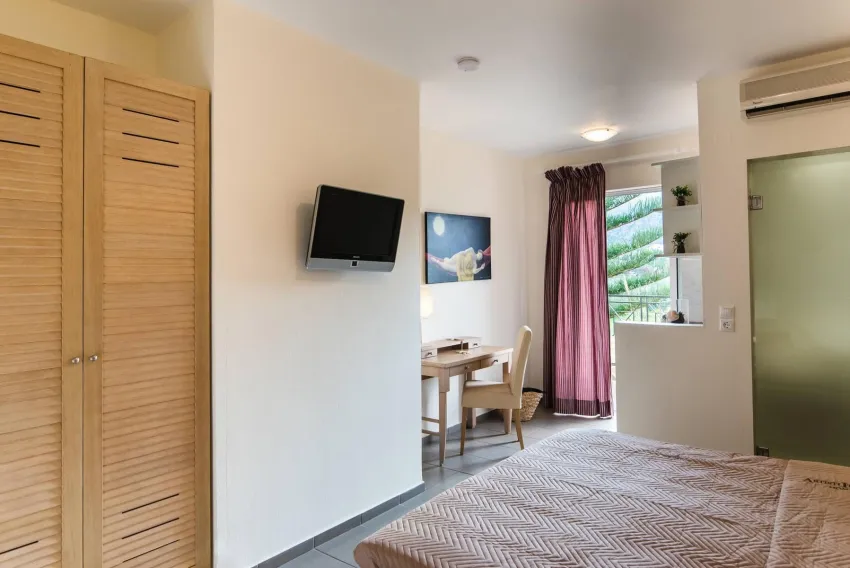 Mirage Studios 1*-13