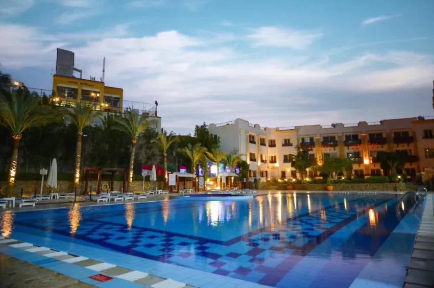FALCON NAAMA STAR  3*-16