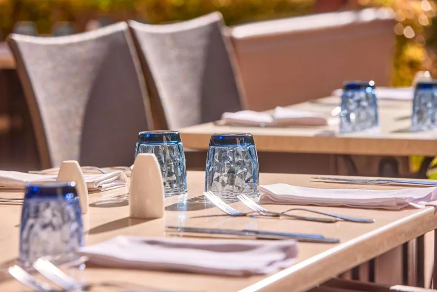 Zafiro Palmanova -98