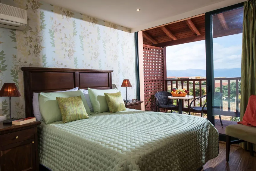 Koutrakis Suites 4*-9