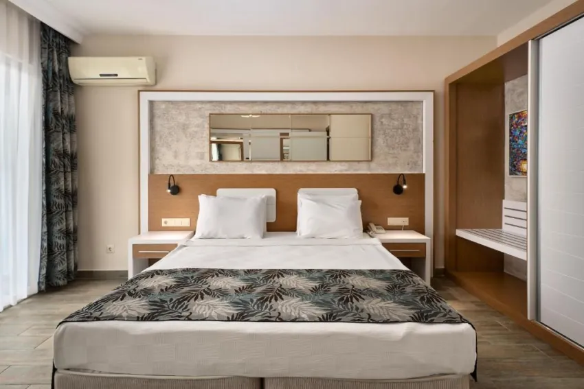 KAILA BEACH HOTEL  5*-12