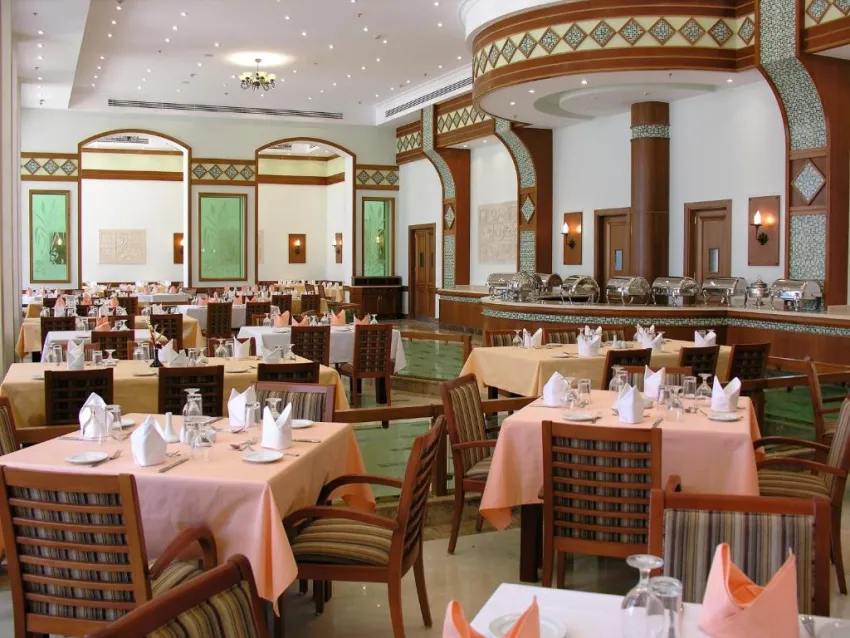 ROYAL LAGOONS RESORT & AQUA PARK  4*-7