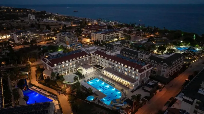 WHITE LILYUM HOTEL  4*-15