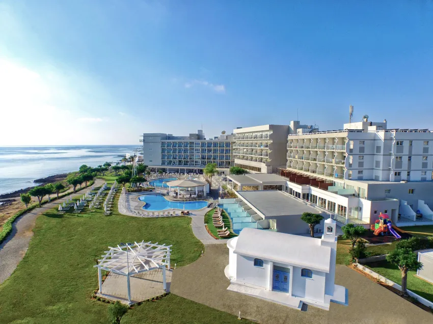Pernera Beach 4*-4