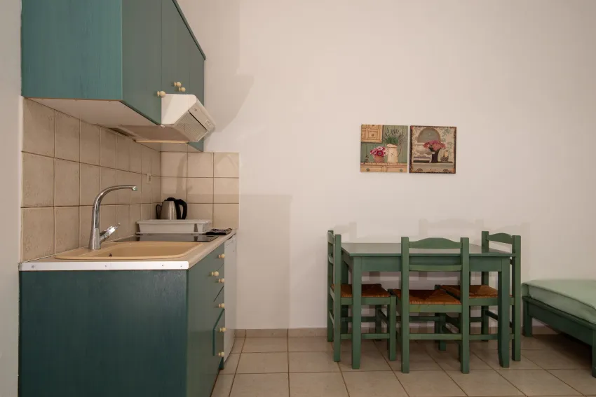 Elpis Studios and Apts 3*-14