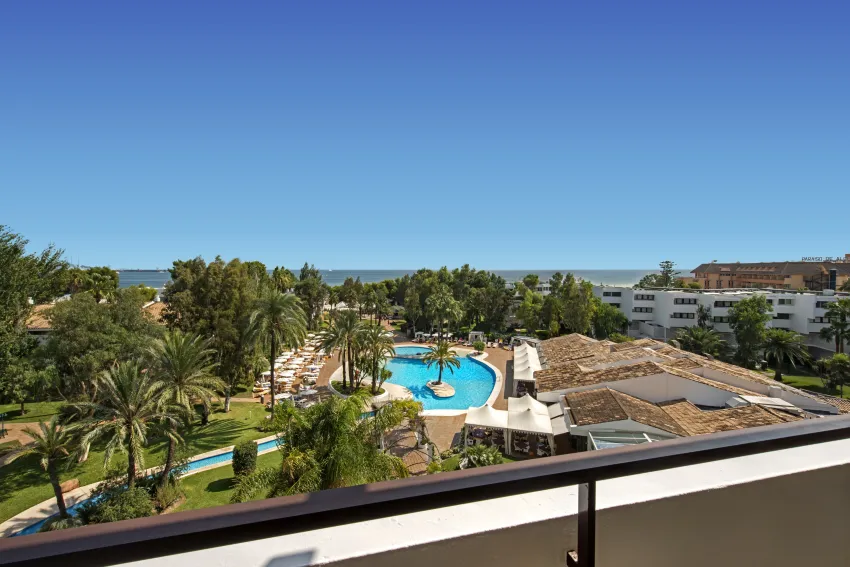 Iberostar Waves Ciudad Blanca 4*-9