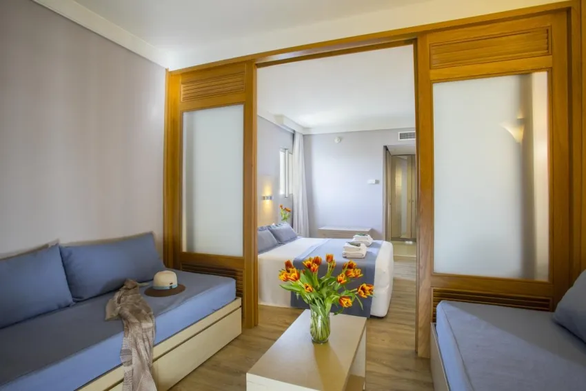 Louis Ledra Beach 4*-18
