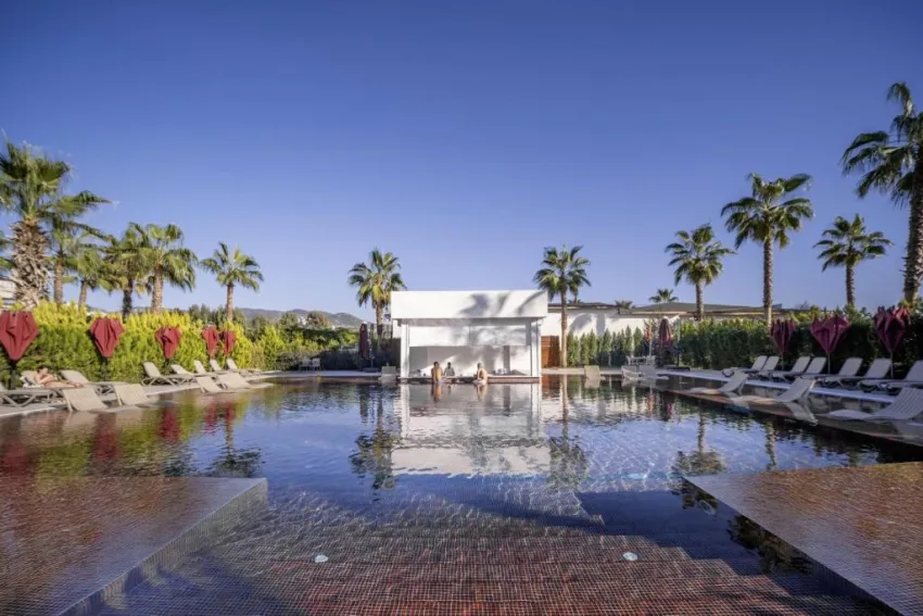 SERENITY QUEEN HOTEL  5*-49