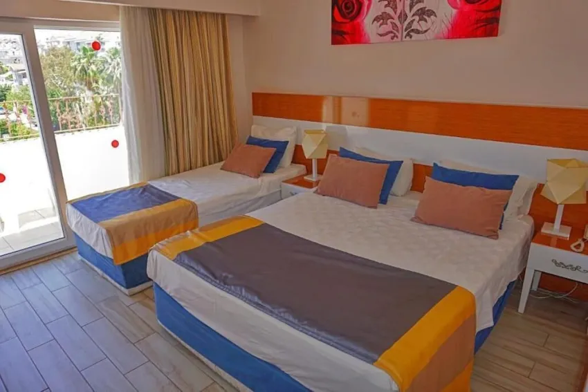 Side Legend Hotel 3*-4