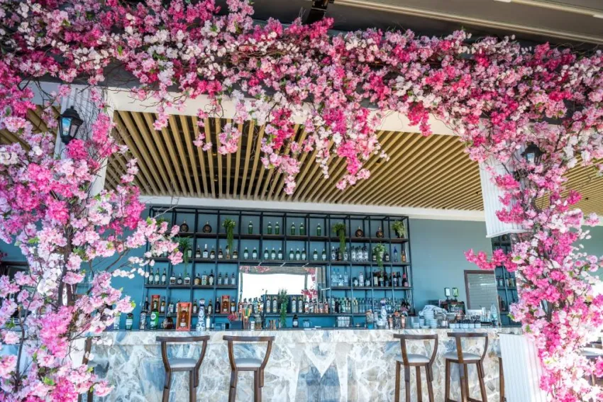 RIVERSIDE GARDEN RESORT  4*-20