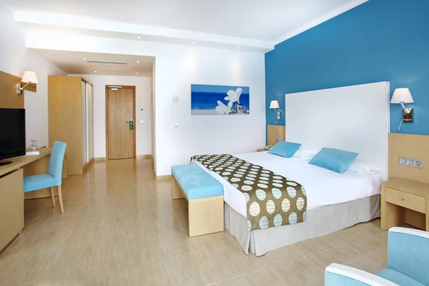 Universal Hotel Marques 4*-43