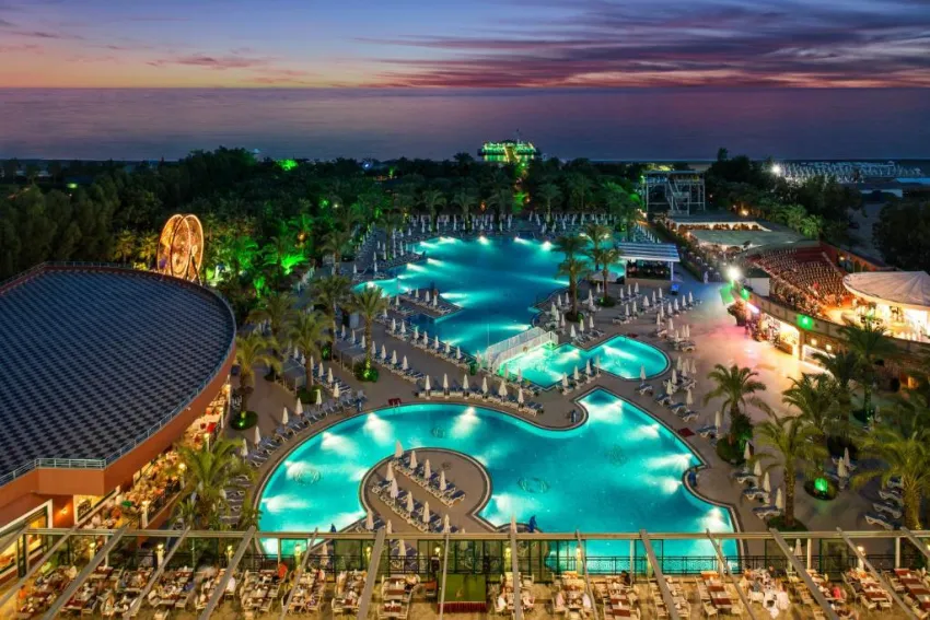 DELPHIN PALACE  5*-9