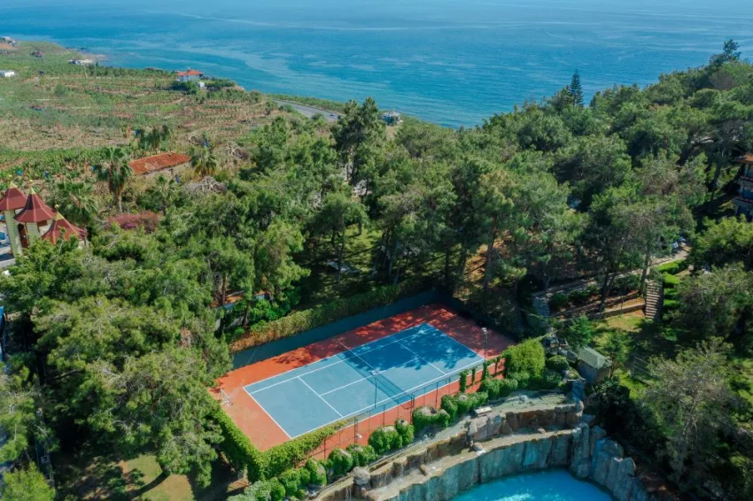 UTOPIA WORLD HOTEL  5*-7