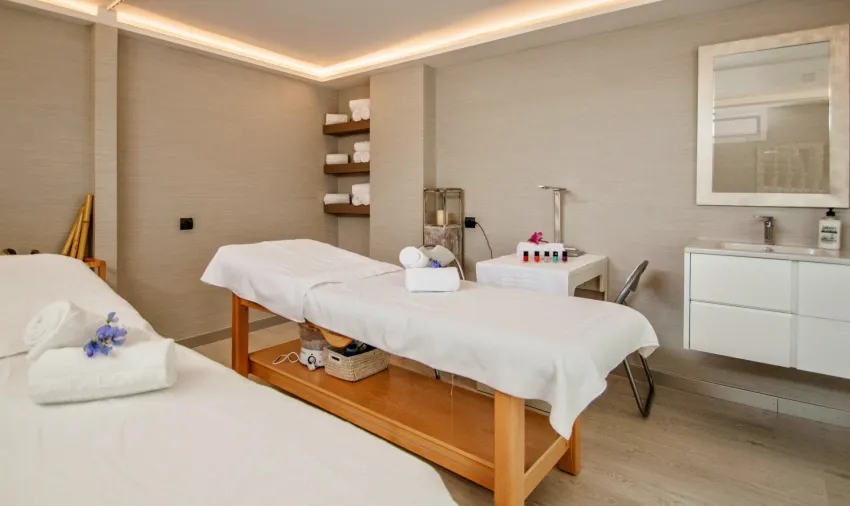 Catalonia del Mar 3*-30