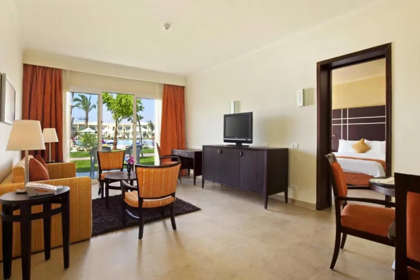 DOUBLETREE BY HILTON SHARM BAY RESORT BEACH SIDE  4*-108