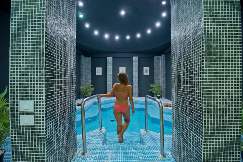AMPHORAS BEACH  4*-42