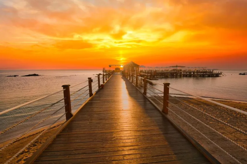 SALAMIS BAY CONTI HOTEL & CASINO  5*-10