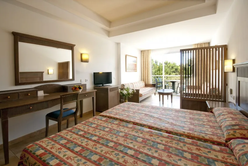 Beach Club Font de sa Cala 4*-5