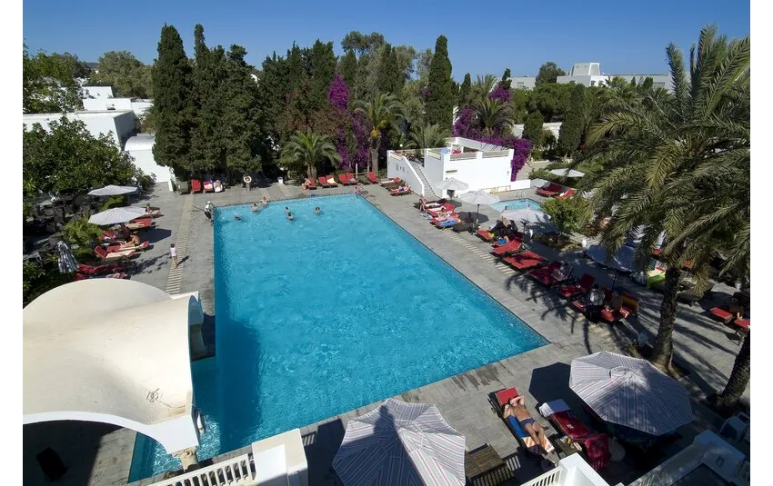 THE ORANGERS BEACH RESORT & BUNGALOW  4*-1