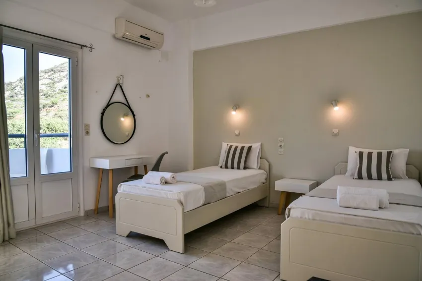 Iraklis Apts 3*-27